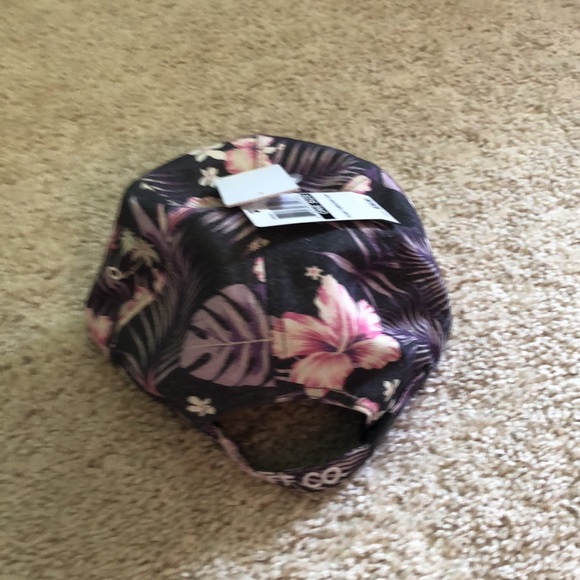 NWT 2 Hats - Picture 4 of 5